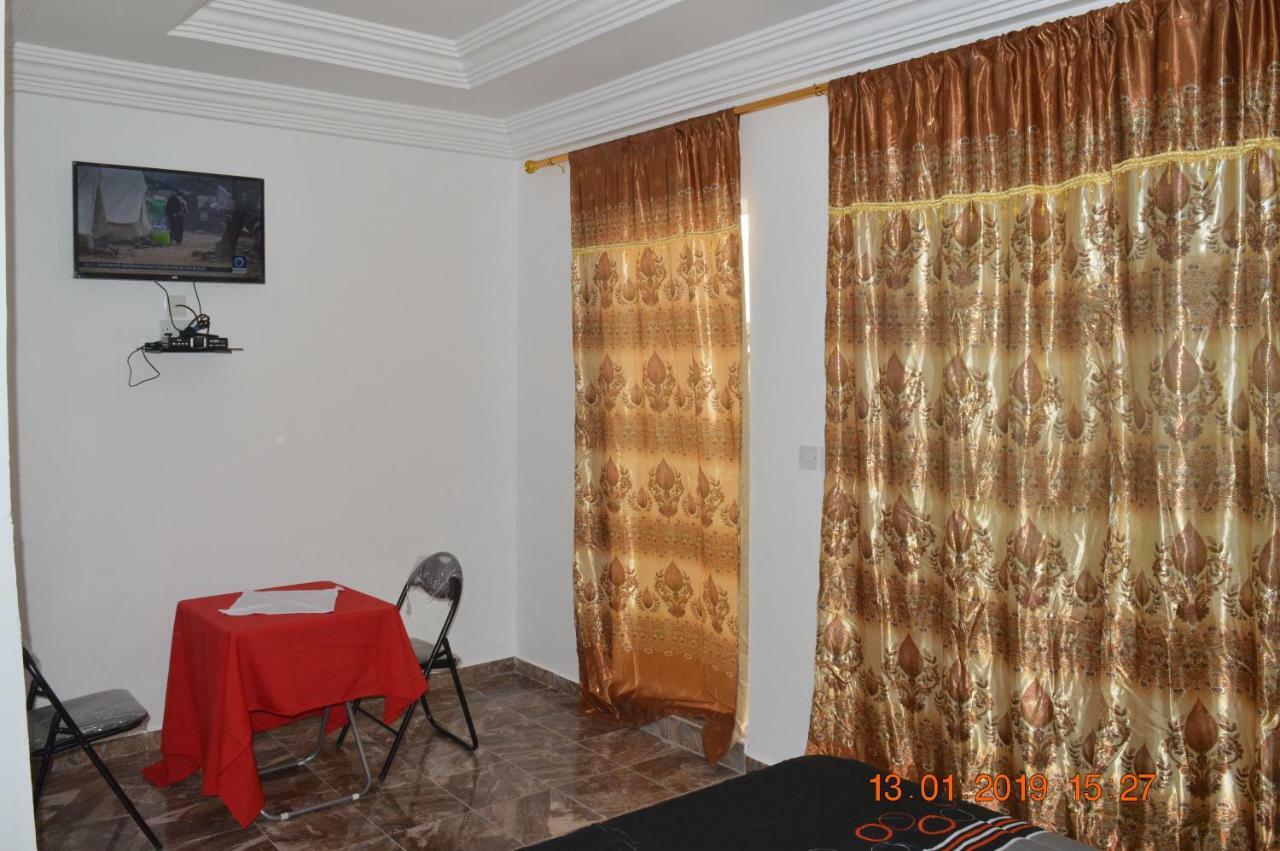 Sukuta Nema Guest House Banjul Exterior foto